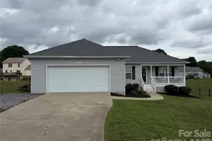 398 Green Meadows Dr, Taylorsville, NC 28681 - Photo 2