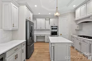 6052 Oxfordshire Rd, Waxhaw, NC 28173 - Photo 8