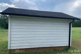 6231 Nc 16 Hwy N, Taylorsville, NC 28681 - Photo 28