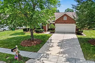 8316 Rhian Brook Ln, Charlotte, NC 28216 - Photo 2