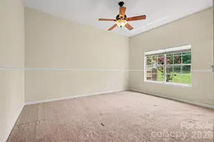 8316 Rhian Brook Ln, Charlotte, NC 28216 - Photo 16