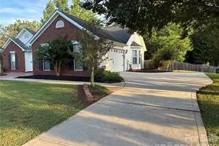 2332 Ivy Run Dr, Indian Trail, NC 28079 - Photo 2