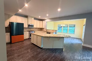 5816 Selkirkshire Rd, Charlotte, NC 28278 - Photo 6