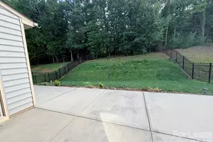 5816 Selkirkshire Rd, Charlotte, NC 28278 - Photo 8