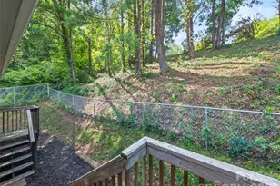 26 Cedar St, Canton, NC 28716 - Photo 10