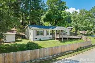 26 Cedar St, Canton, NC 28716 - Photo 2
