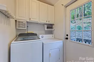 26 Cedar St, Canton, NC 28716 - Photo 22