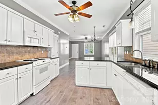 11209 Blue Cedar Ln, Charlotte, NC 28277 - Photo 14