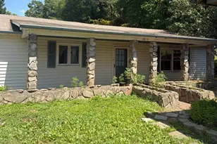 103 Locust St, Connelly Springs, NC 28612 - Photo 2