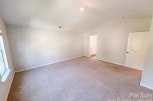 2014 Tarzi Ln, Charlotte, NC 28215 - Photo 4