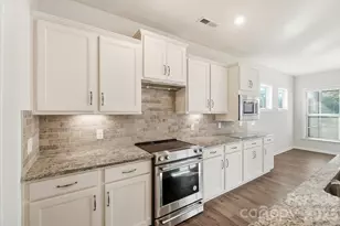 1620 Red Leaf Dr, Fort Mill, SC 29715 - Photo 14