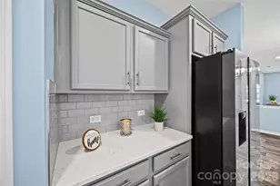 10210 Holly Park Dr, Charlotte, NC 28214 - Photo 12