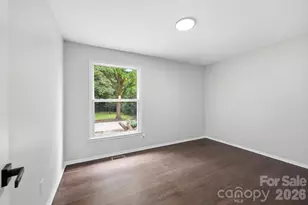 9430 Trinity Rd, Charlotte, NC 28216 - Photo 16