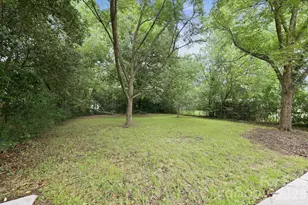 9430 Trinity Rd, Charlotte, NC 28216 - Photo 30