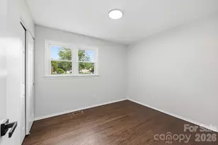 9430 Trinity Rd, Charlotte, NC 28216 - Photo 18