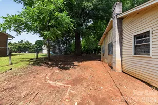 1393 Field Cir, Hickory, NC 28602 - Photo 22