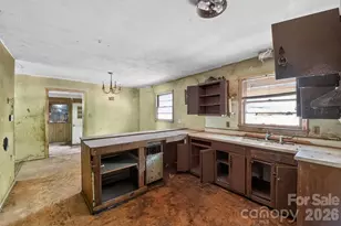 1393 Field Cir, Hickory, NC 28602 - Photo 8