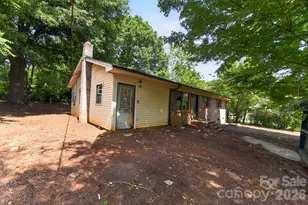 1393 Field Cir, Hickory, NC 28602 - Photo 2