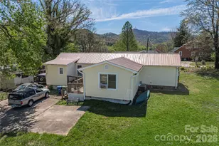 11 E Porter Rd, Asheville, NC 28803 - Photo 2
