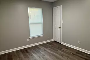 4913 Hopewood Ln, Charlotte, NC 28216 - Photo 12