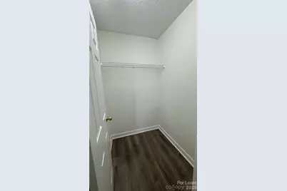 4913 Hopewood Lane, Charlotte, NC 28216 - Photo 6