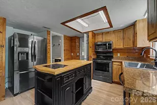 26 W Cowee Woods Ct, Franklin, NC 28734 - Photo 2
