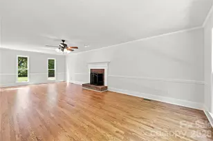 122 W Tattersall Dr, Statesville, NC 28677 - Photo 10