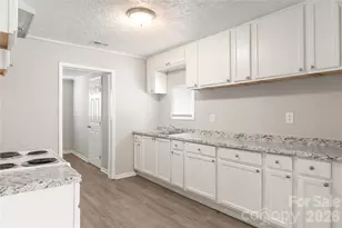 411 S Thompson St, Shelby, NC 28150 - Photo 10