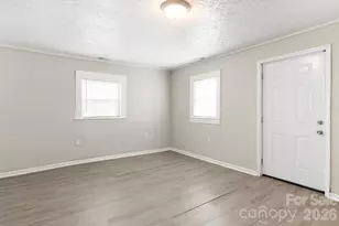 411 S Thompson St, Shelby, NC 28150 - Photo 6