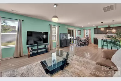4526 Carnation Court, Charlotte, NC 28269 - Photo 10