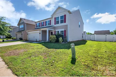 4526 Carnation Court, Charlotte, NC 28269 - Photo 2
