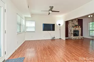 13518 Krislyn Woods Pl, Charlotte, NC 28278 - Photo 12