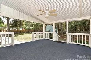 13518 Krislyn Woods Pl, Charlotte, NC 28278 - Photo 34