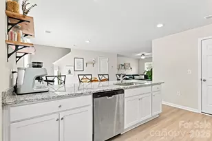 5135 Wolfridge Ave, Charlotte, NC 28214 - Photo 6