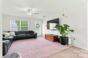 5135 Wolfridge Ave, Charlotte, NC 28214 - Photo 4