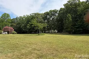 556 Gilbert Rd, Columbus, NC 28722 - Photo 4