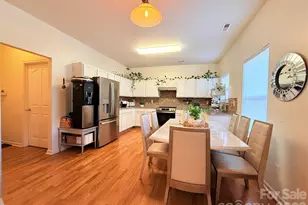 8703 Earthenware Dr, Charlotte, NC 28269 - Photo 6