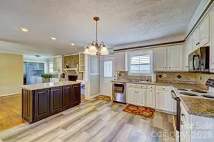 1014 Ranbar St, Cherryville, NC 28021 - Photo 8