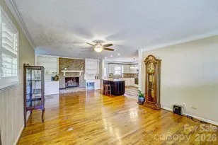 1014 Ranbar St, Cherryville, NC 28021 - Photo 4