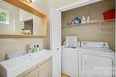 701 E 8th Street, Charlotte, NC 28202 - Photo 18
