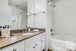 703 E 8th St, Charlotte, NC 28202 - Photo 18