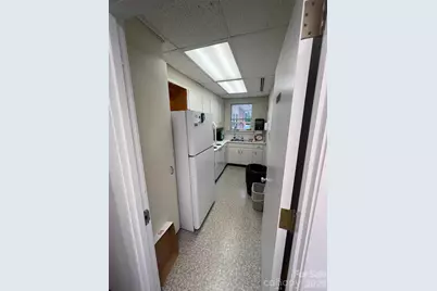 320 E Lee Avenue, Yadkinville, NC 27055 - Photo 10