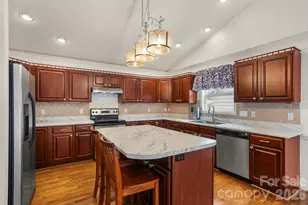 315 Charlestown Dr, Hendersonville, NC 28792 - Photo 12