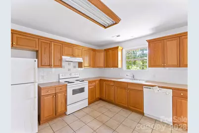 269 Pinewood Knoll Drive, Hendersonville, NC 28739 - Photo 14