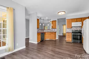 355 Hidden Meadow Dr, Hendersonville, NC 28792 - Photo 12