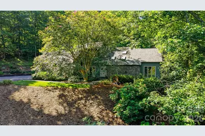 414 Stonecroft Drive SE, Lenoir, NC 28645 - Photo 2