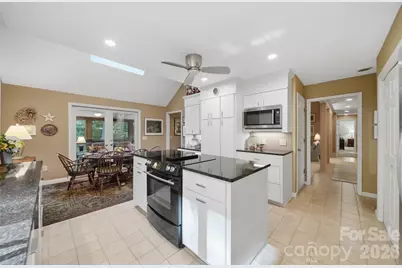 414 Stonecroft Drive SE, Lenoir, NC 28645 - Photo 16