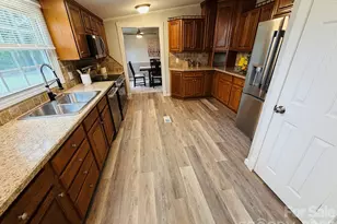 125 Red Fox Ct, Mount Holly, NC 28120 - Photo 8