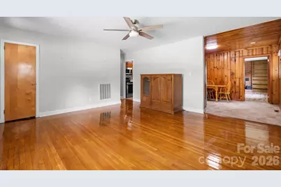 704 4th Street SW, Conover, NC 28613 - Photo 6