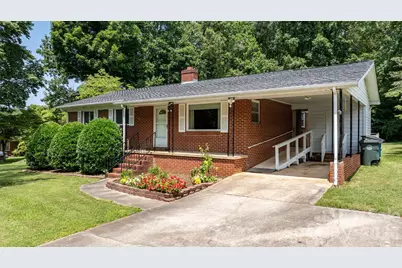 704 4th Street SW, Conover, NC 28613 - Photo 2